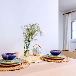 Cozy Bright Space With Landscape And Air Conditioner Appartement